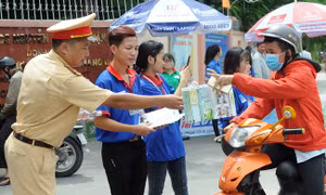 TP Hồ Chí Minh: CSGT ra quân đảm bảo an ninh trật tự kỳ thi tốt nghiệp THPT 