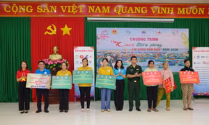 Xuân Biên phòng ấm lòng dân biển TP Hồ Chí Minh