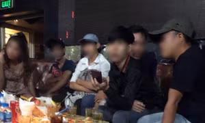 Phát hiện nhiều 'dân bay' sử dụng ma túy trong vũ trường Đông Kinh