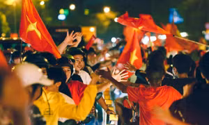 Những kiểu ăn mừng chiến thắng ‘độc, lạ’ của cổ động viên TP Hồ Chí Minh