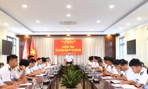 Nâng cao hiệu quả công tác Đảng, công tác chính trị ở Vùng 2 Hải quân