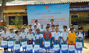 Đoàn Thanh niên TTXVN hướng đến vùng biên giới, biển đảo quê hương