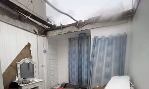TP Hồ Chí Minh hỗ trợ 3 hộ dân bị tốc mái do lốc xoáy