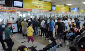Còn nhiều vé tàu, xe khách phục vụ người dân về quê ăn Tết