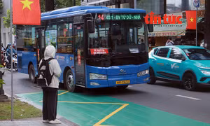 TP Hồ Chí Minh sơn phản quang điểm dừng xe buýt, tăng nhận diện và hạn chế lấn chiếm