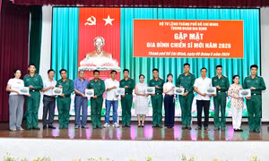 Thắt chặt tình quân dân qua gặp mặt gia đình chiến sĩ mới
