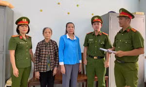 TP Hồ Chí Minh: Khởi tố và bắt tạm giam chủ mái ấm Hoa Hồng về tội hành hạ người khác 