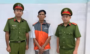 TP Hồ Chí Minh: Bắt giữ đối tượng chuyên cướp giật vé số của người bán dạo