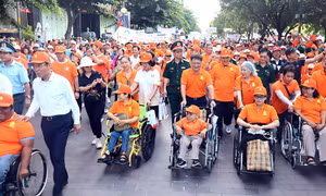 Trên 5.000 người tham gia đi bộ vì nạn nhân chất độc da cam