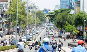 Nhiệt độ ngoài trời tại TP Hồ Chí Minh lên hơn 40 độ C, UV ở mức 12