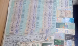 Trả lại túi tiền cho hành khách để quên trên tàu SE30