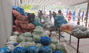 Điểm bán hàng bình ổn giá thực phẩm, rau củ quả phục vụ người dân ở TP Hồ Chí Minh