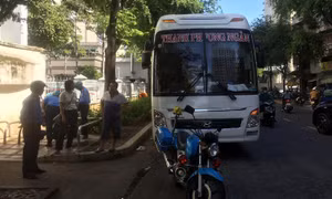TP Hồ Chí Minh mở đợt cao điểm xử lý các phương tiện dừng đỗ, đón trả khách sai quy định