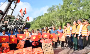 Vùng Cảnh sát biển 3 đẩy mạnh tuyên truyền chống khai thác IUU tại Vĩnh Long
