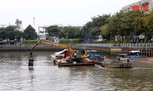 Kênh Nhiêu Lộc - Thị Nghè tái ô nhiễm vì rác thải sau mưa lớn kéo dài