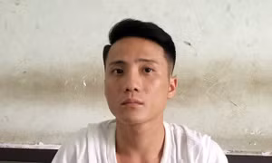 Đâm người khác tử vong vì bị đánh bằng mũ bảo hiểm