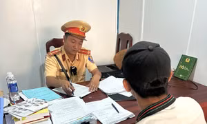 Thanh niên chạy xe lạng lách, đánh võng trên Quốc lộ 13 bị phạt 9 triệu đồng