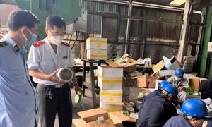 TP Hồ Chí Minh: Tiêu hủy 900 sản phẩm không rõ nguồn gốc