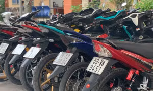 Bắt hàng chục 'quái xế' tụ tập, đua xe trước trường ĐH Nông Lâm TP Hồ Chí Minh