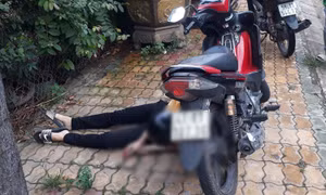 Phát hiện nam thanh niên tử vong bên đường nghi bị đâm