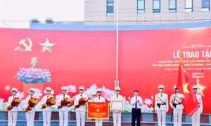 Hai tập thể Công an TP Hồ Chí Minh được phong tặng danh hiệu Anh hùng