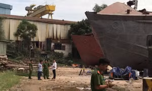 Nổ xưởng đóng tàu ở TP Hồ Chí Minh, 3 người thương vong