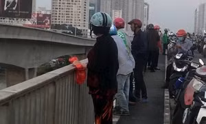 Doạ bạn trai, cô gái ‘dựng hiện trường giả’ nhảy cầu Sài Gòn