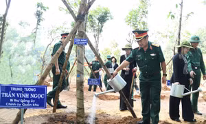 Lực lượng vũ trang TP Hồ Chí Minh hưởng ứng phong trào ‘Đời đời nhớ ơn Bác Hồ’