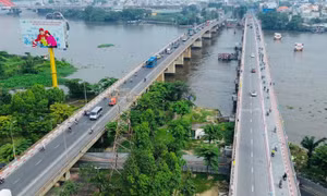 TP Hồ Chí Minh: Cầu Bình Triệu 1 đã thông xe trở lại 