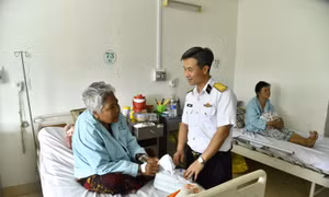 Hỗ trợ bệnh nhân khó khăn nhân Ngày Gia đình Việt Nam