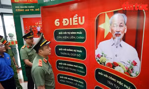 Khai mạc triển lãm và phát động phong trào tuổi trẻ Công an TP Hồ Chí Minh tiên phong chuyển đổi số