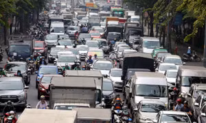 Kẹt xe nghiêm trọng khu vực cửa ngõ sân bay Tân Sơn Nhất 