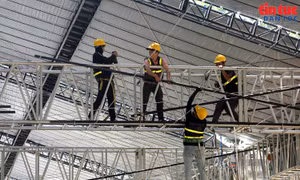 TP Hồ Chí Minh: Gấp rút hoàn thiện khán đài phục vụ đại lễ 30/4
