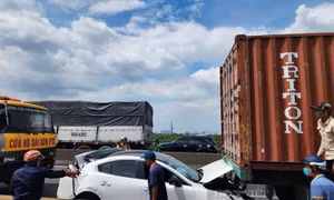 TP Hồ Chí Minh: Khuyến cáo lái xe kiểm tra nhiên liệu khi lưu thông qua cầu Phú Mỹ