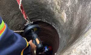 TP Hồ Chí Minh: Giải cứu người rơi giếng sâu 35m