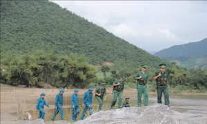 Bộ đội Biên phòng Sơn La hỗ trợ đồng bào vùng biên xây dựng nông thôn mới