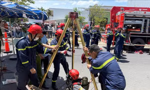 Phát hiện hai công nhân tử vong dưới cống do ngạt khí