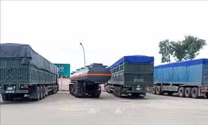 Xử lý nghiêm các trường hợp xe chở cát quá tải gần 300%