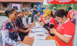 Tăng khả năng tiếp cận thông tin cho người dân vùng đặc biệt khó khăn