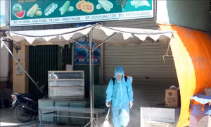 Phê bình một chủ tịch phường chưa nghiêm túc trong chỉ đạo phòng, chống dịch