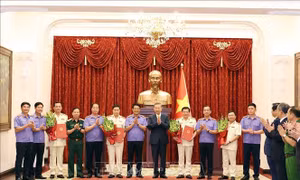 Tổng Bí thư, Chủ tịch nước Tô Lâm trao quyết định bổ nhiệm 4 Kiểm sát viên Viện kiểm sát nhân dân tối cao