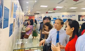 Trưng bày 'Đóng góp của các nhà khoa học Việt Nam trong xây dựng, bảo vệ Tổ quốc'