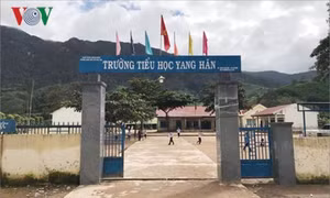 Có dấu hiệu 'bớt xén' tiền hỗ trợ học sinh nghèo tại Trường Tiểu học Yang Hăn, Đắk Lắk