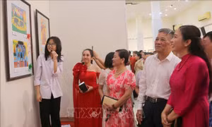 Trao thưởng Cuộc thi vẽ tranh thiếu nhi thành phố Cảng