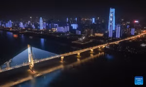 Thắp sáng 'Ngày Trẻ em Thế giới'