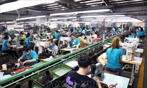 Người lao động làm việc theo hợp đồng được áp dụng mức lương tối thiểu vùng mới từ 1/7/2024