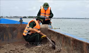 Phát hiện vụ vận chuyển trái phép gần 1.000 m3 cát trên sông Soài Rạp