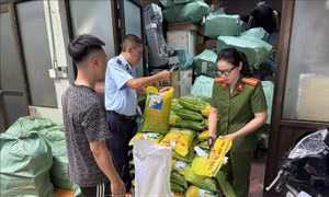 Tiêu hủy nhiều bao gạo và bao bì xâm phạm nhãn hiệu gạo ST25