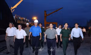Thủ tướng Phạm Minh Chính kiểm tra tình hình hoạt động cảng Cái Cui