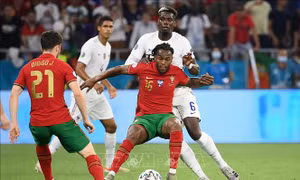 EURO 2020: Lý giải việc Pogba chơi hay trong màu áo Pháp hơn Manchester United